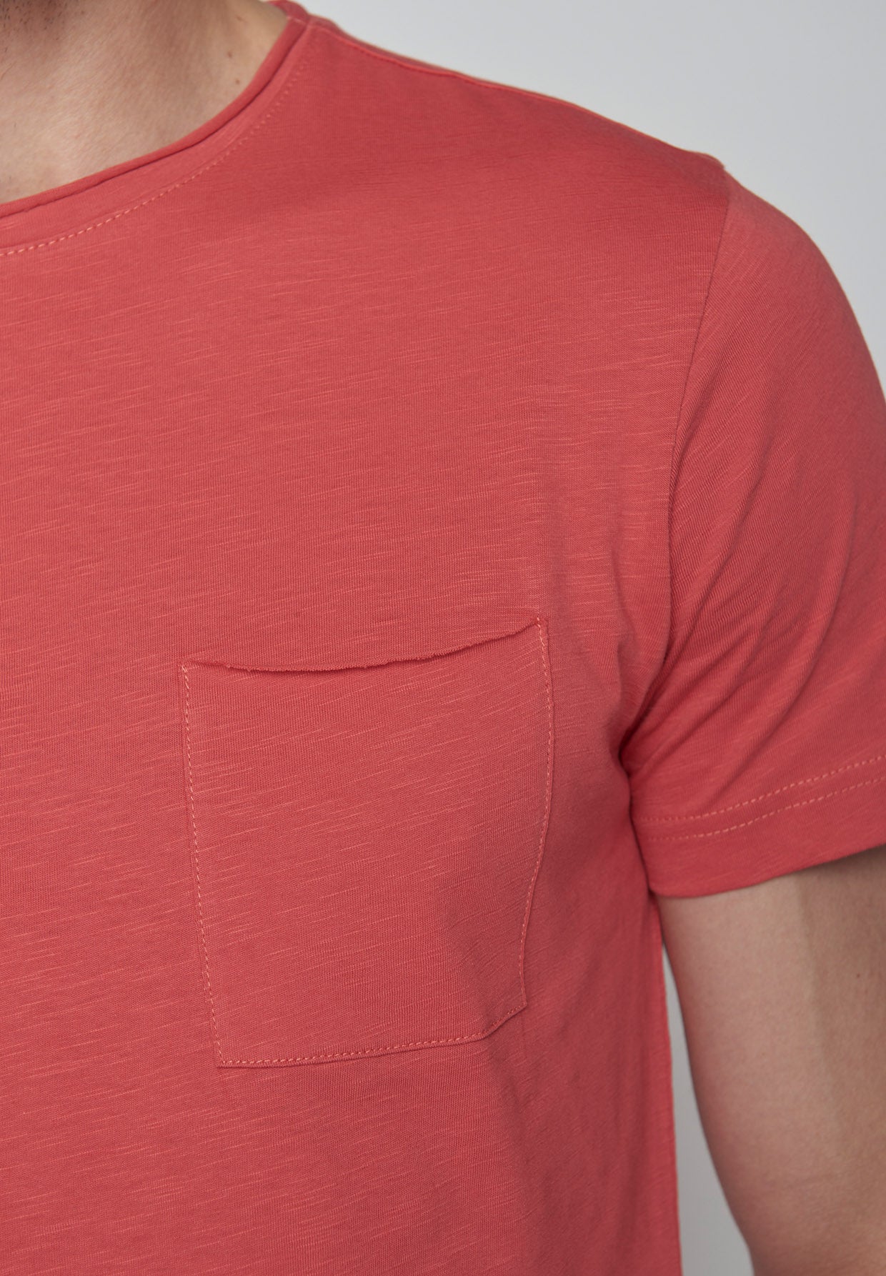 Rot:  Lässiges T-Shirt aus Bio-Baumwolle für Herren [9347]