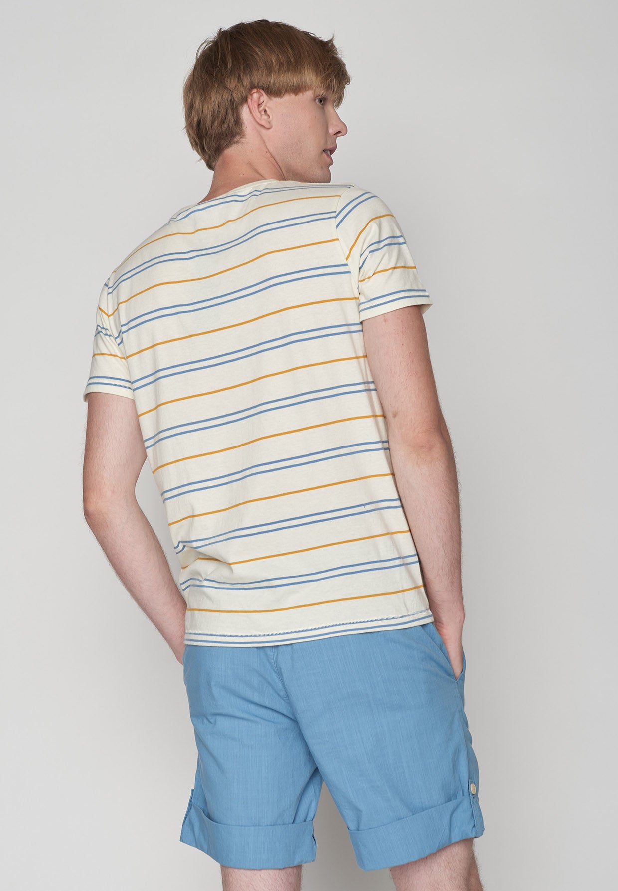 Creme Stripes: Lässiges T-Shirt aus Bio-Baumwolle für Herren [9359]