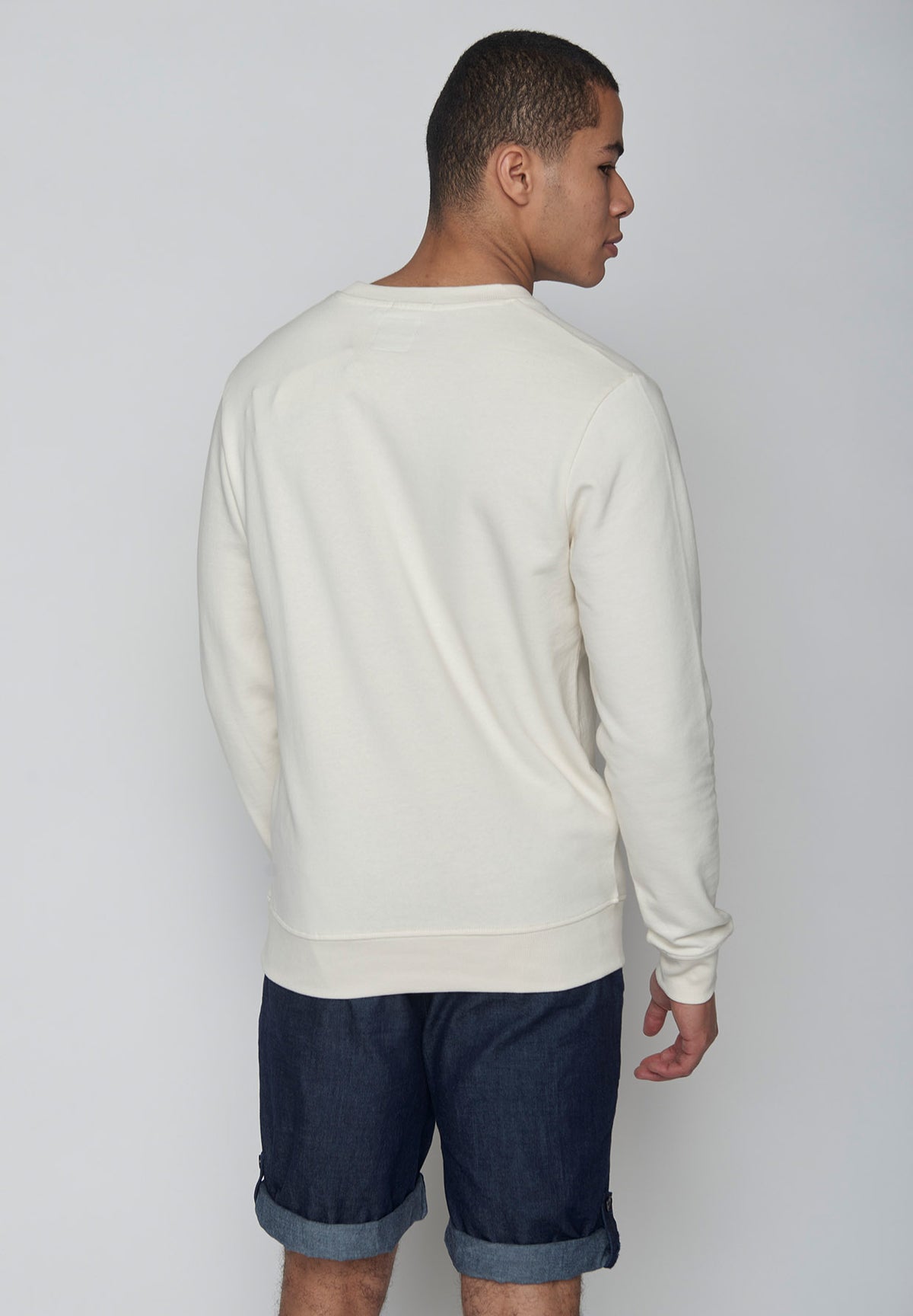 Creme White: Gemütliches Sweatshirt aus Bio-Baumwolle für Herren [9378]