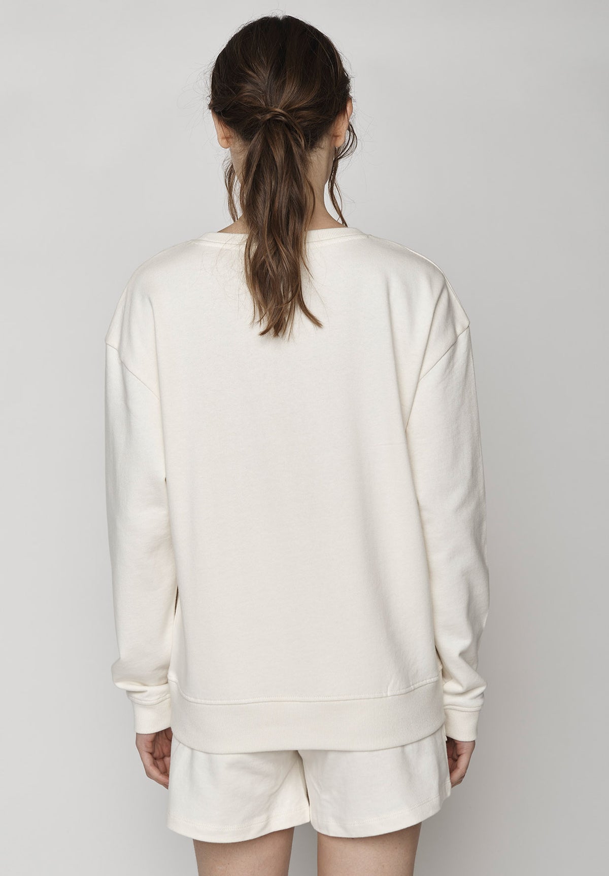 Creme White: Gemütliches Sweatshirt aus Bio-Baumwolle für Damen [9518]