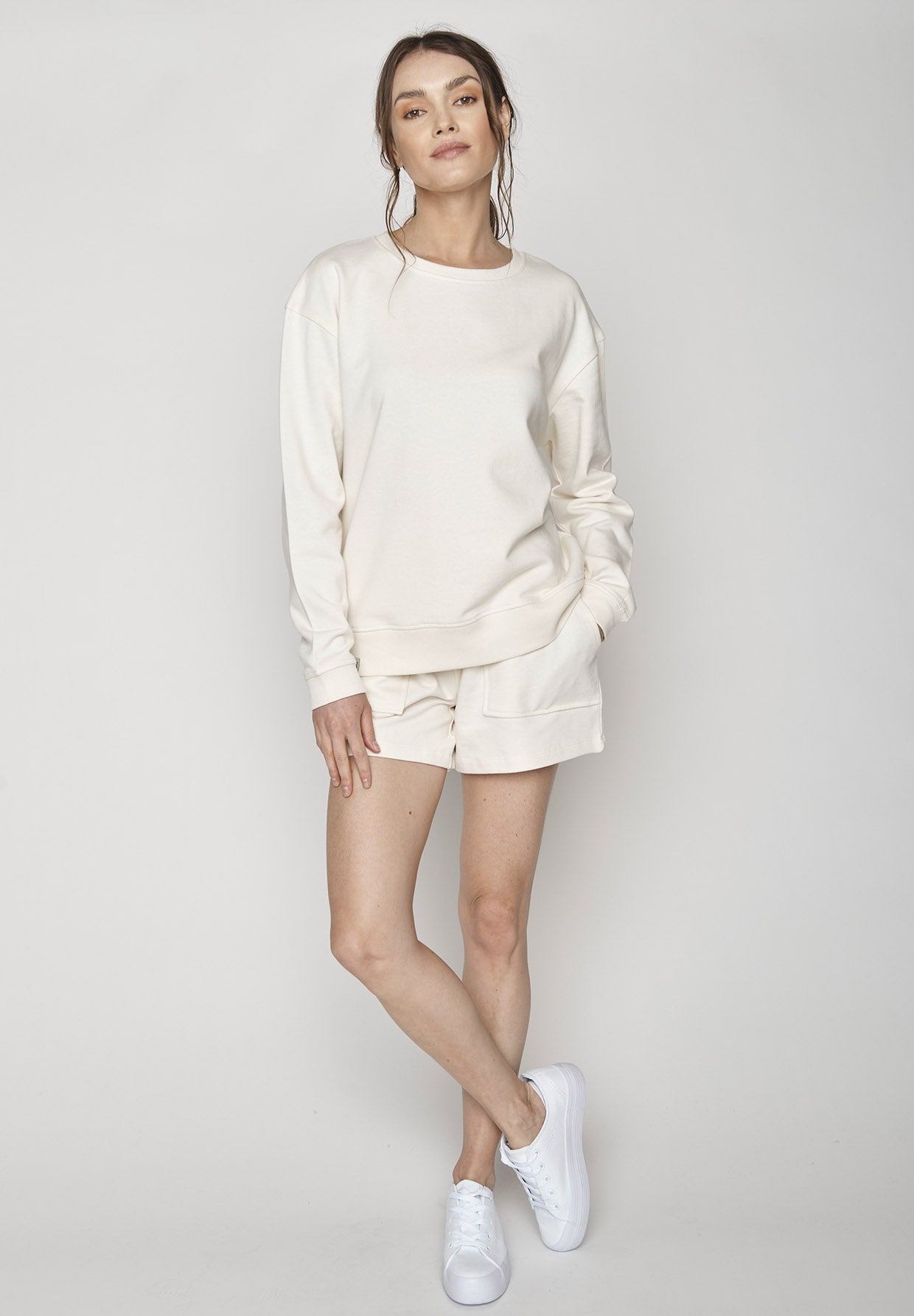 Creme White: Gemütliches Sweatshirt aus Bio-Baumwolle für Damen [9520]