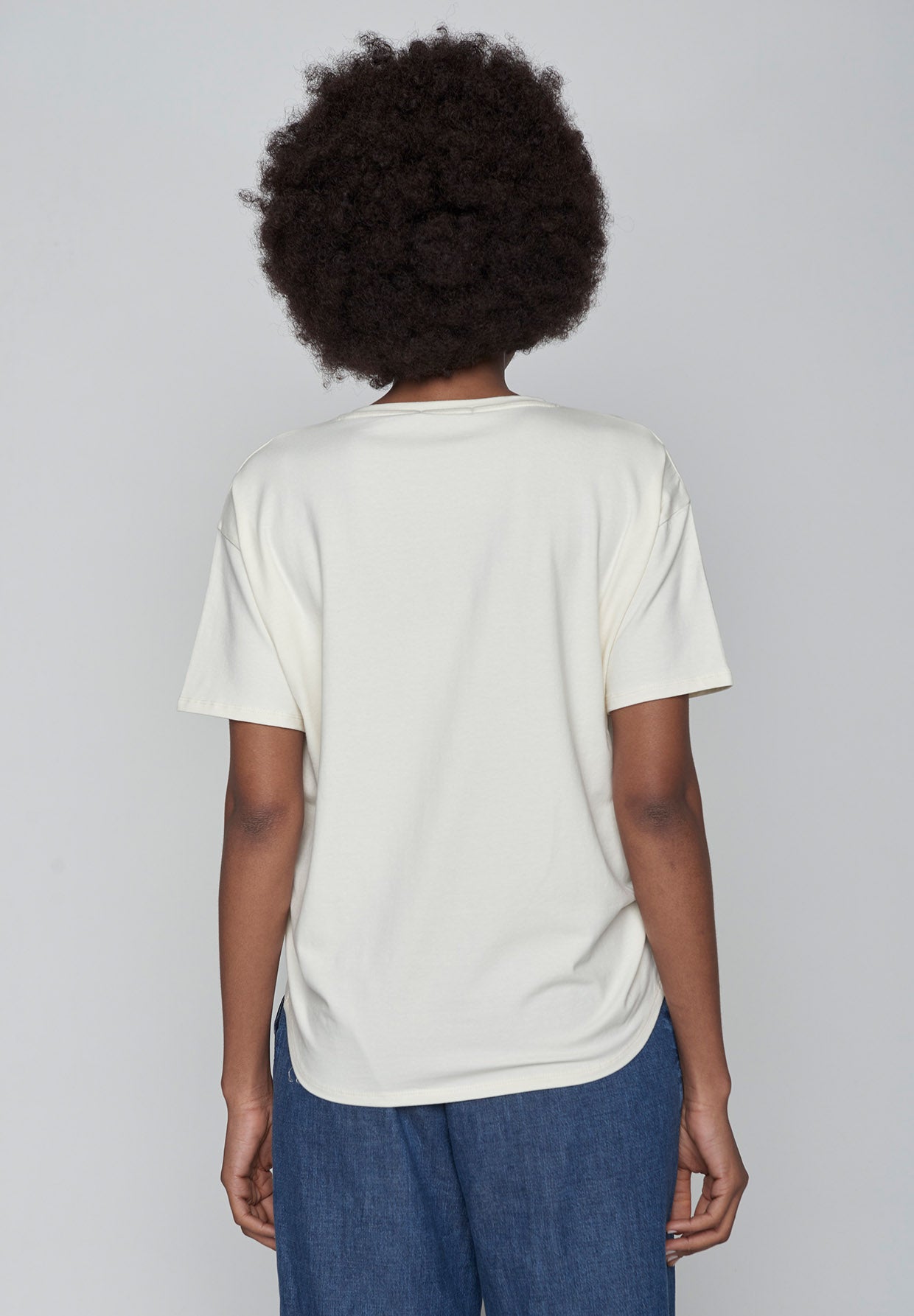 Creme White: Lässiges T-Shirt aus Bio-Baumwoll-Mix für Damen [9621]
