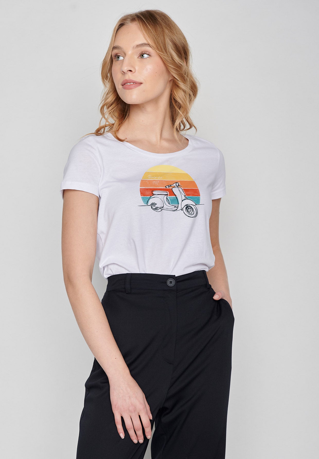 White: Lässiges T-Shirt aus Bio-Baumwolle für Damen [9756]