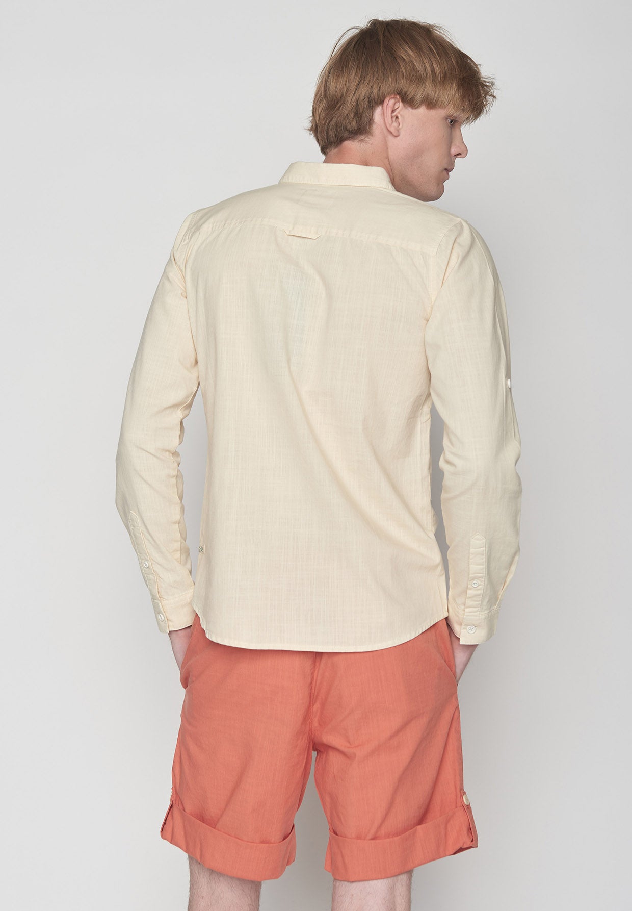 Creme White: Elegantes Hemd aus Bio-Baumwolle für Herren [9993]